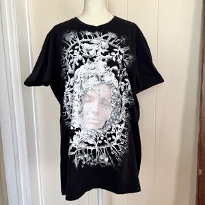 NWT Black Freya Graphic Men's Short-Sleeve Tee with White Surreal Portrait RH45
